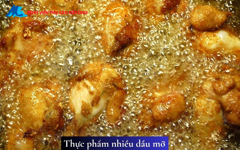 Phụ nữ sau sinh nên kiêng ăn gì?